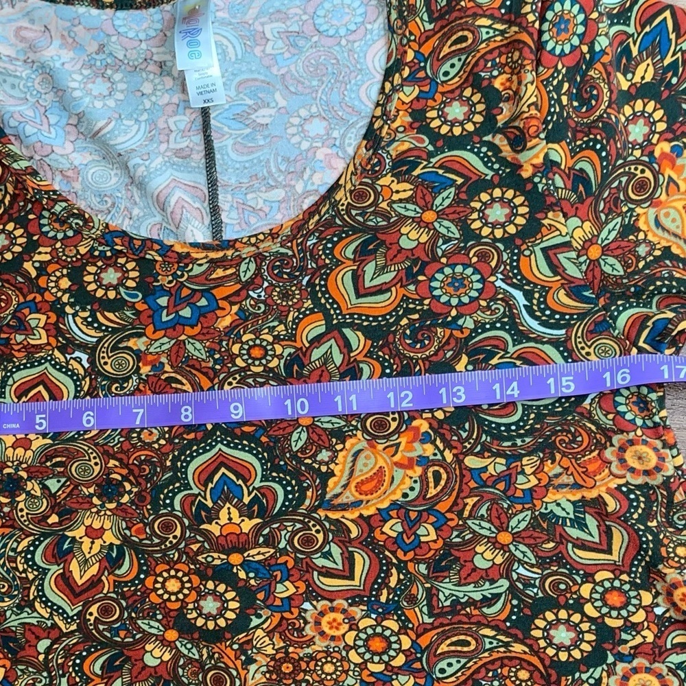 LulaRoe XXS Top Retro pattern Preloved - Picture 4 of 7
